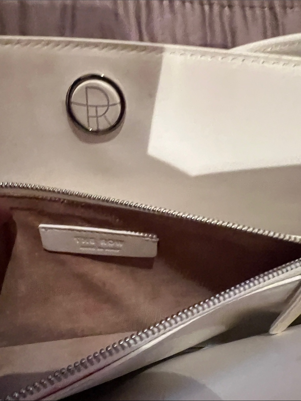 The Row Cream Leather Shoulder Bag with Rose Gold Logo - Picture 4 of 12